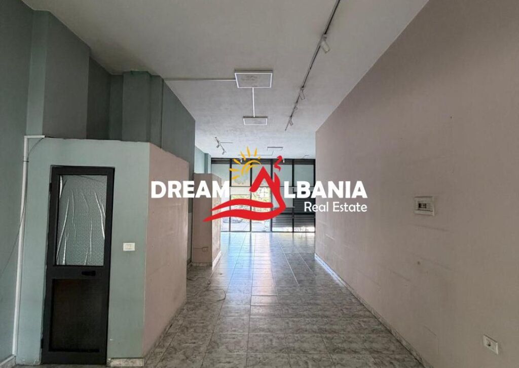 Jepet me Qira Dyqan ne zonen e 5 Maj, Tirane (42711183)