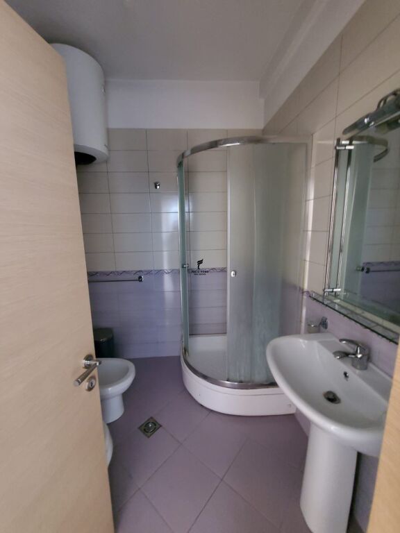 VENDESI APPARTAMENTO 2+1 COMUNE DI PARIGI 365.000 EURO FH-81369