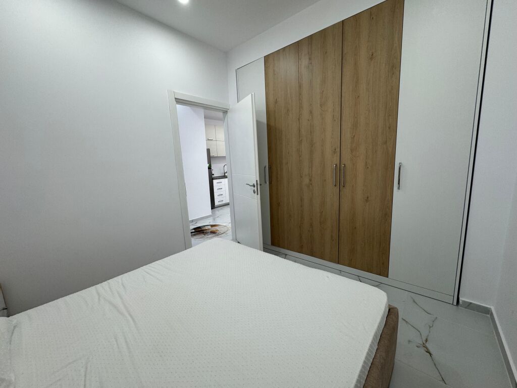 Shitet Apartament 1+1