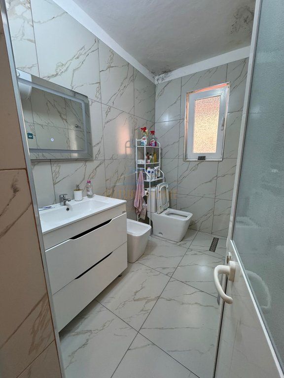 For sale 1+1+ Veranda, Kinostudio. DB60654