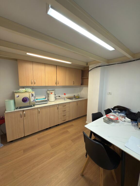 BUSINESS PREMISES FOR RENT KAVAJES STREET