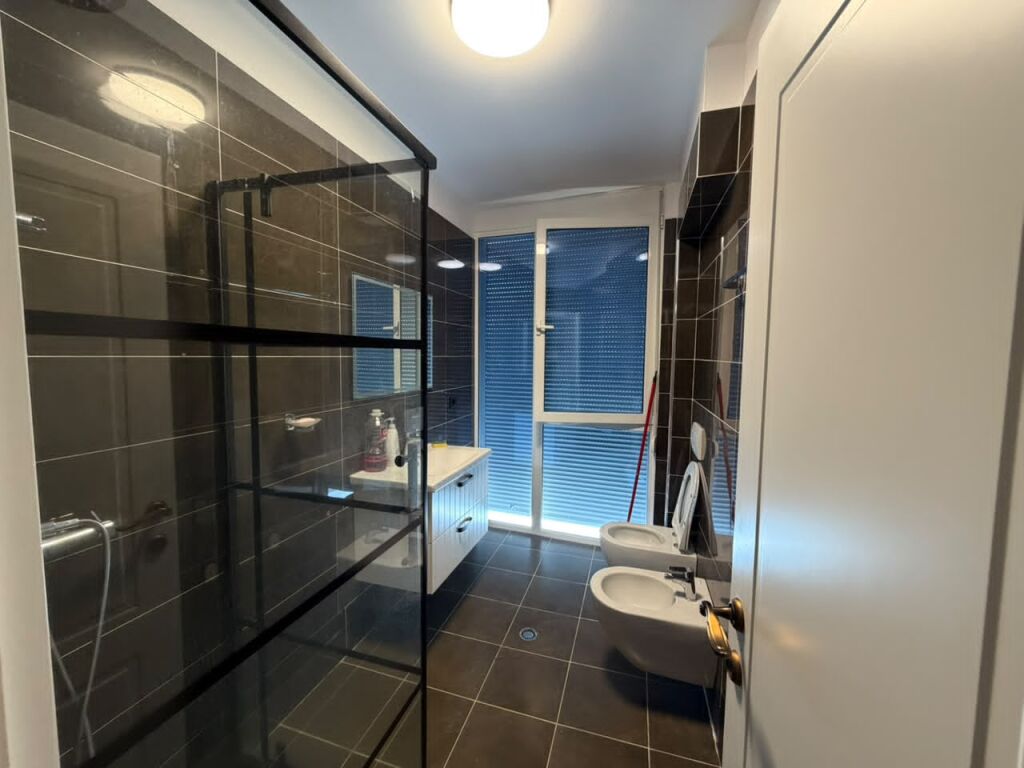 Jepet me qera apartament 2+1 – Rruga e Barrikadave