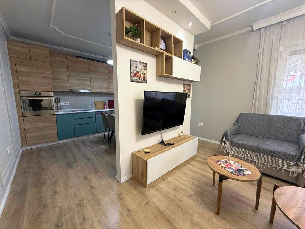 Apartment 1+1 + Parking space for rent near Medreseja