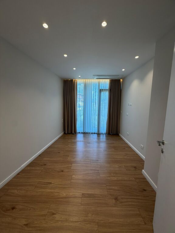 UFFICIO IN AFFITTO PRESSO LAKE VIEW RESIDENCE