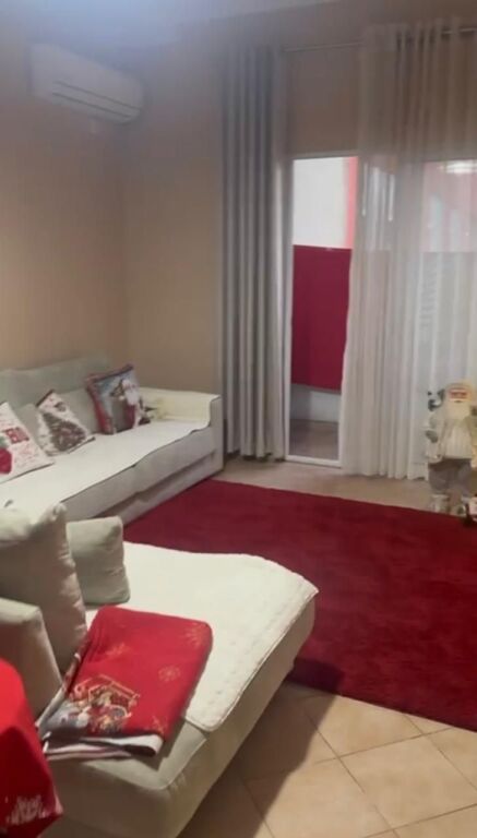 🏡 Shitet Apartament 2+1+2 në Yzberisht – Pranë Spitalit Amerikan 3