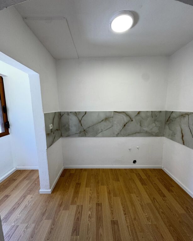 💥Shitet Apartament 1+1 ne Kavaje,prane qendres💥