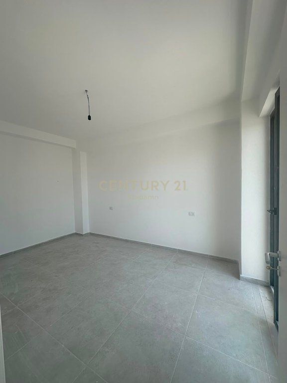 Apartament 1+1 për shitje në Malin e Robit !