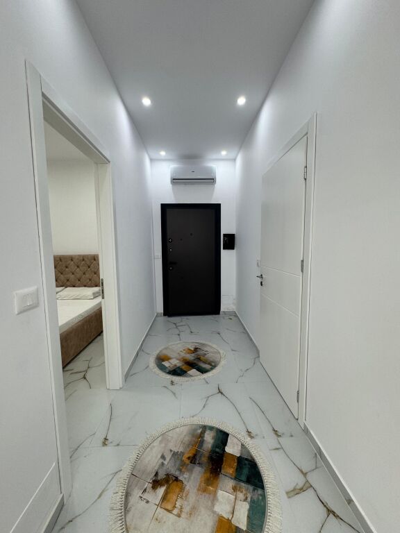 Shitet Apartament 1+1