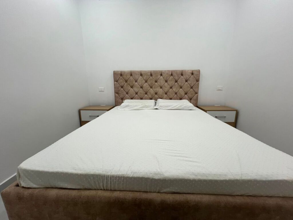 Apartament 1+1 për Shitje – Qendra e Durrësit, pranë Bashkisë