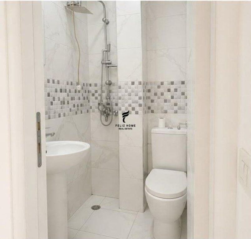 OFFICE FOR RENT 50 M2 BLLOK 65,000 LEKE FH-81331