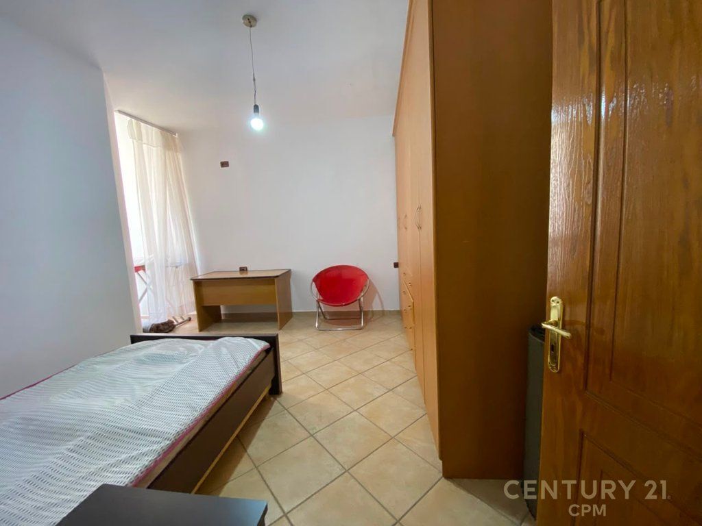 NE ZONEN E 21 DHJETORIT JAPIM ME QIRA APARTAMENT 2+1+2 550 € /Muaj