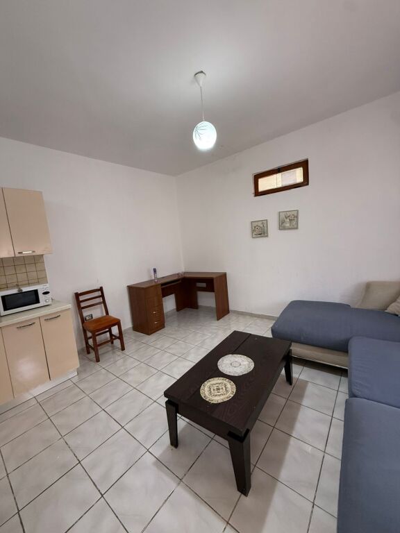 Qera | Shtëpi private e vecuar | Selvia | 45@ €/muaj