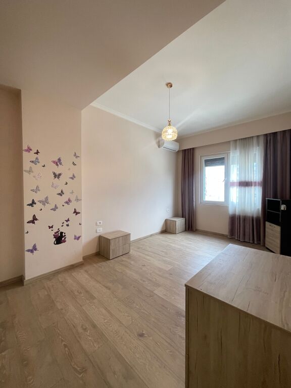 🏠JEPET ME QIRA Apartament 2+1+Post Parkimi pranë Square21