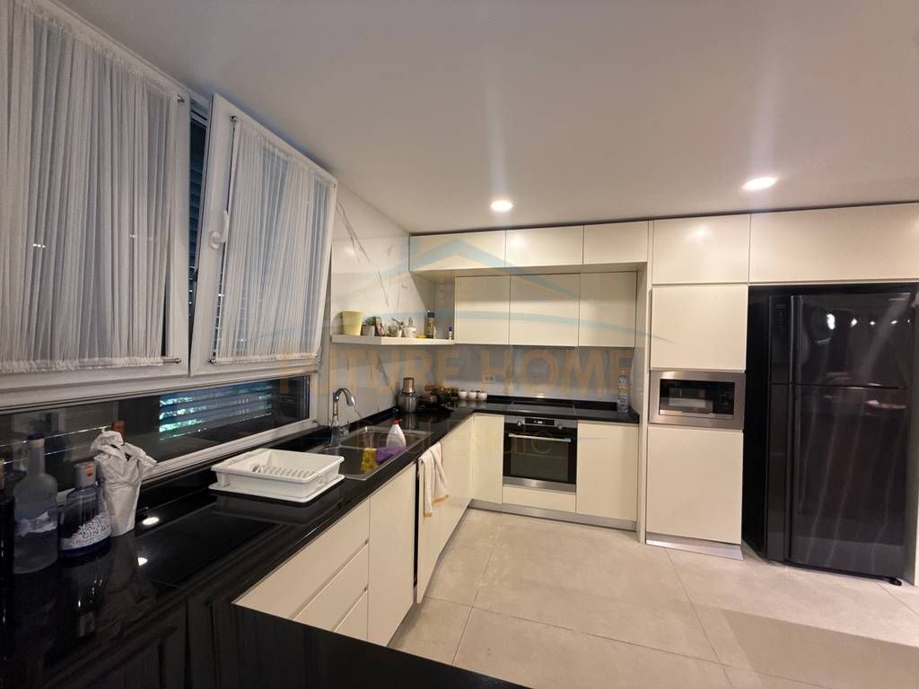 Shitet, Duplex 3+1+2+Oborr , Marea Resort , Qerret ,Kavajë