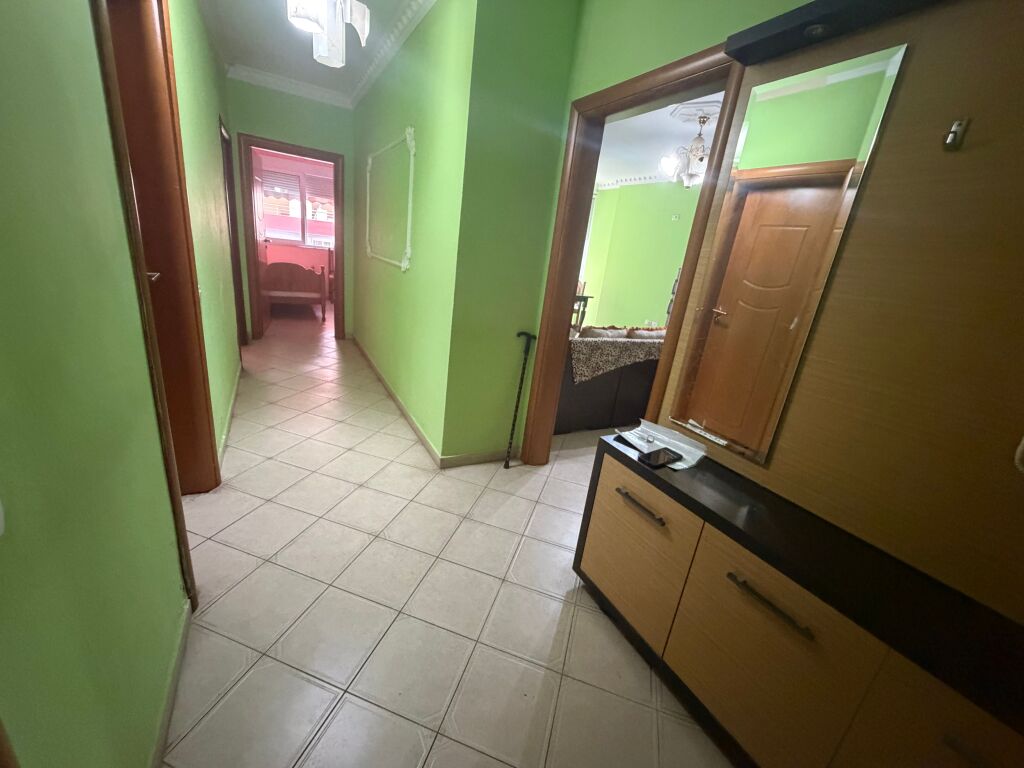2+1, te artisti ne astir, 450 mije leke