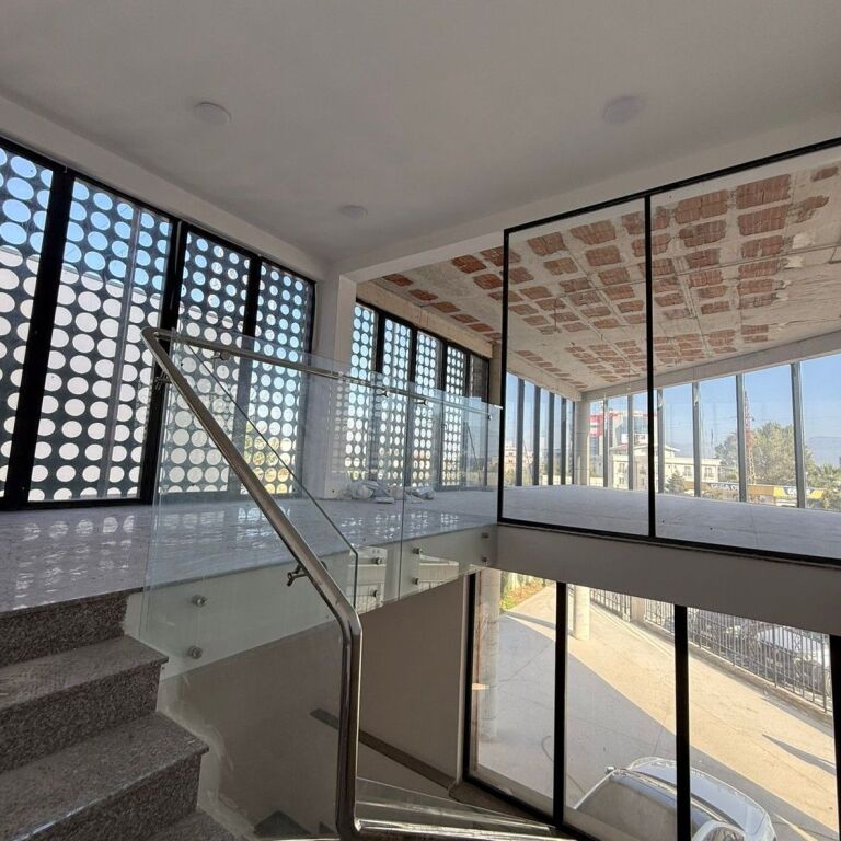🏢✨ BUSINESS BUILDING FOR RENT – TIRANA–DURRËS HIGHWAY ✨🏢