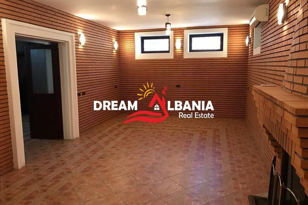 3-story villa for sale in Komuna e Parisit near Dinamo Complex (ID 4151127)