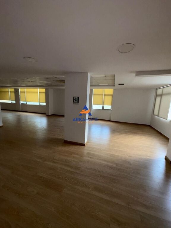 BUSINESS UNIT FOR RENT 330M2 "LSI, BLLOK" 4500 EURO NET