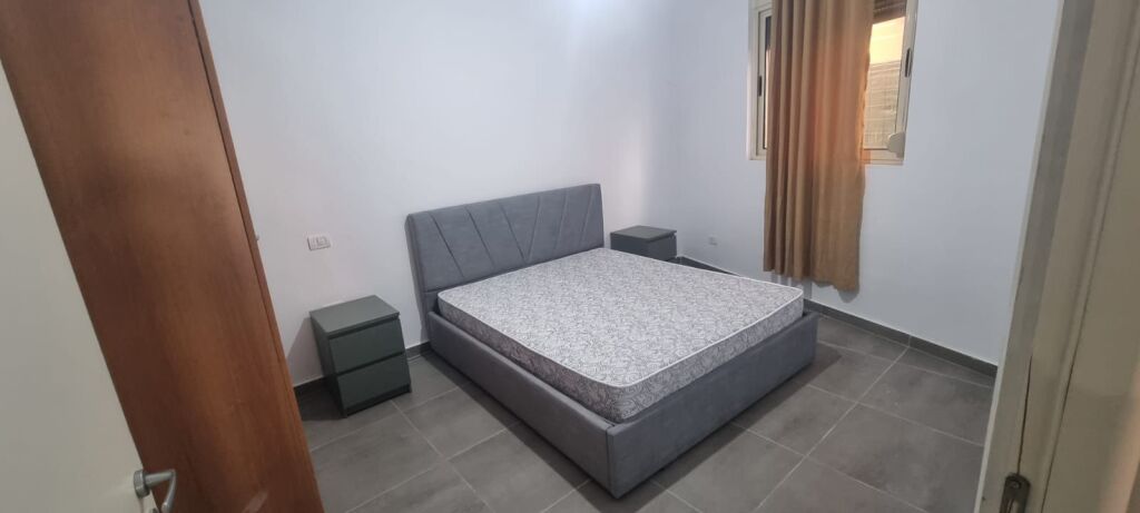 Jepet me qera apartament 2+1 pranë rrethrrotullimit të Selitës.