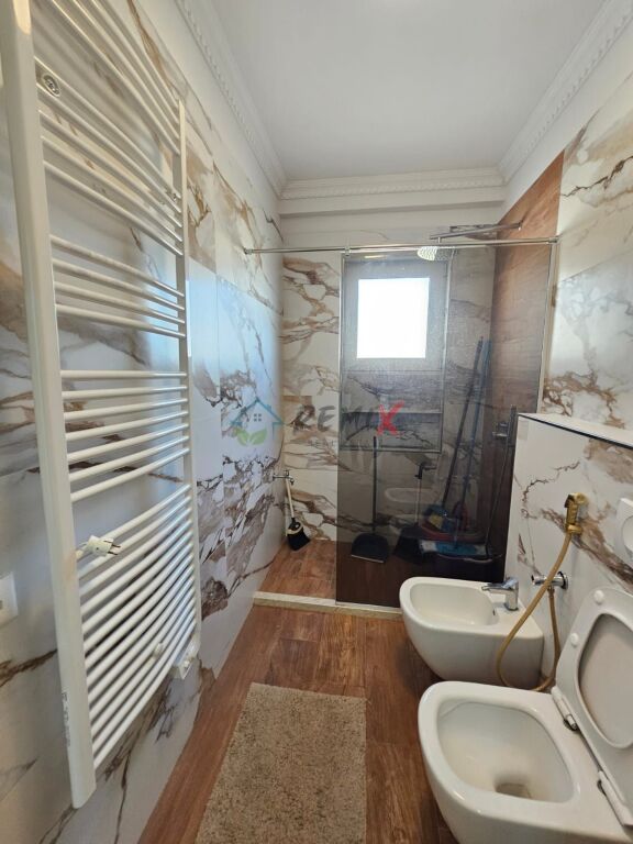 SHITET SUPER APARTAMENT 2+1 ME PAMJE DETI, RROTA E KUQE, PLAZH - DURRËS