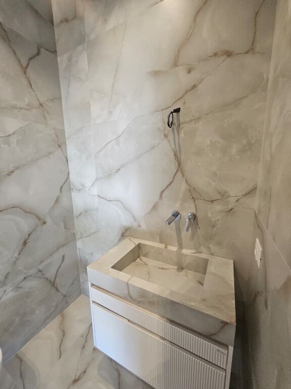 🏡 JEPET ME QIRA APARTAMENT 2+1+2 – KOMPLEKSI DELIJORGJI