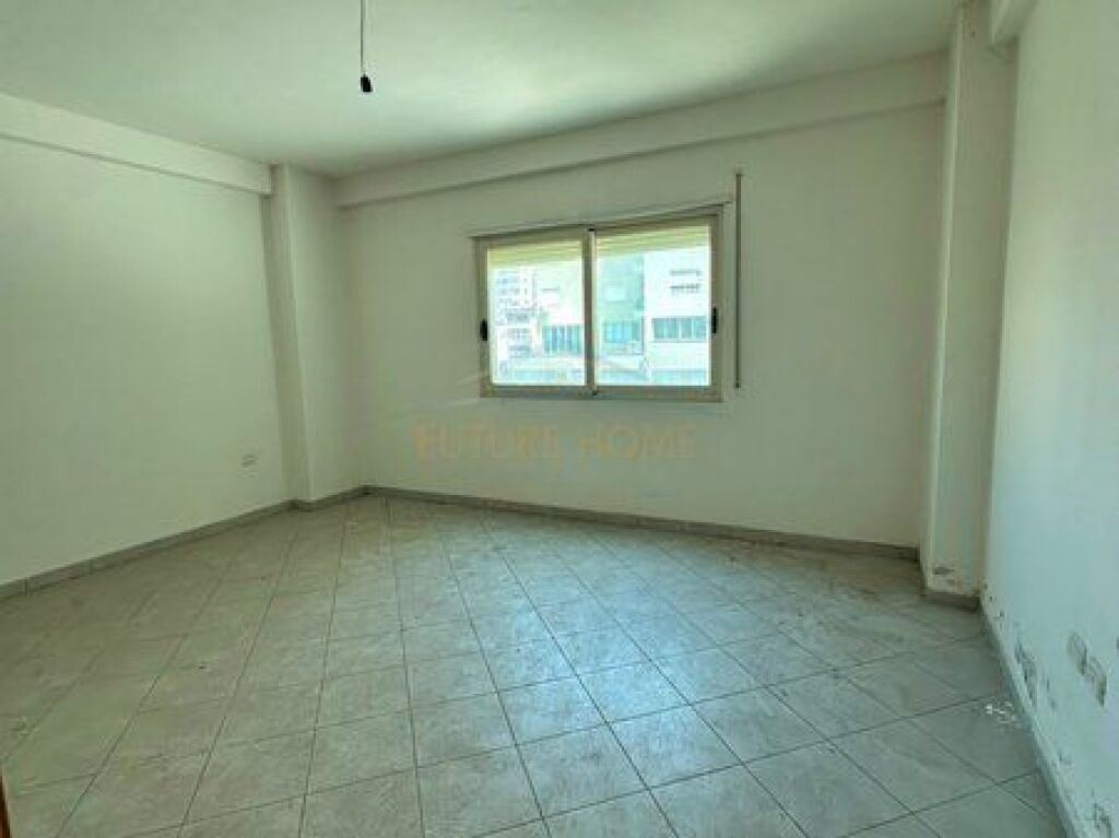 Shitet, Apartament 1+1+Verande, Green Tower Residence, Vlore