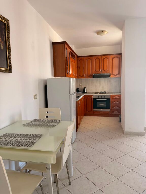 Shitet Apartament 1+1 në Golem – Pranë Fafa Resort