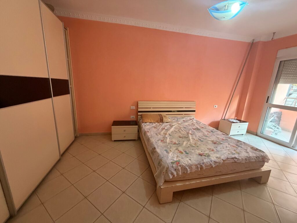 2+1, te artisti ne astir, 450 mije leke