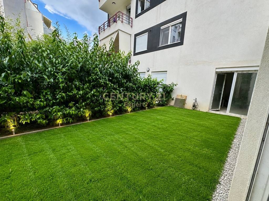 For sale 3+1+2+ yard, dry lake