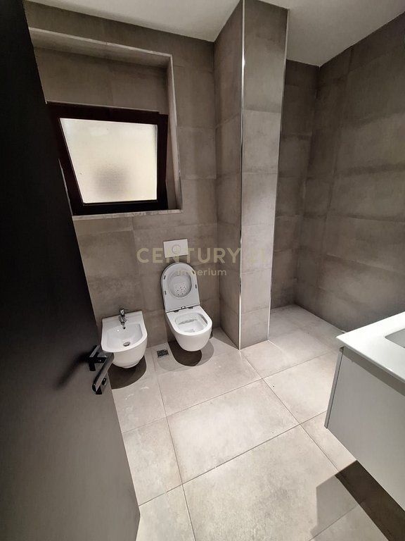 Open Space Office 150 m² for Rent in Torre Drin!