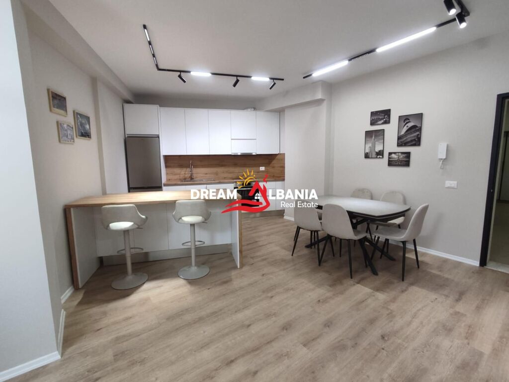 Jepet apartament 2+1+2 me qera ne Pazar te Ri 