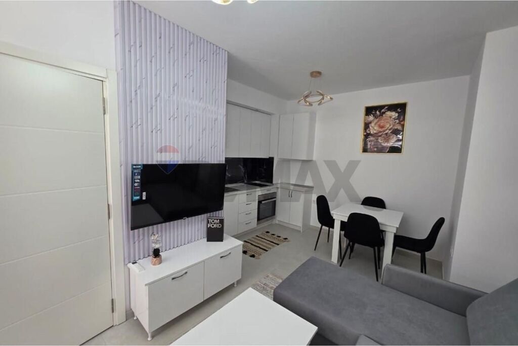 Apartment - For Rent - Botanical Garden, Tirana
