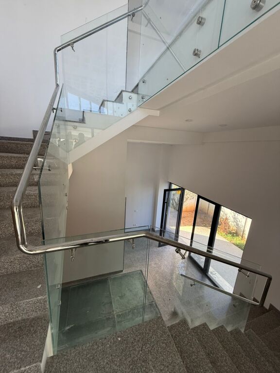 🏢 Edificio Commerciale Premium in Affitto | Autostrada Tirana–Durazzo