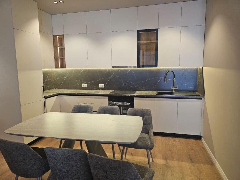 🏡 JEPET ME QIRA APARTAMENT 2+1+2 – KOMPLEKSI DELIJORGJI