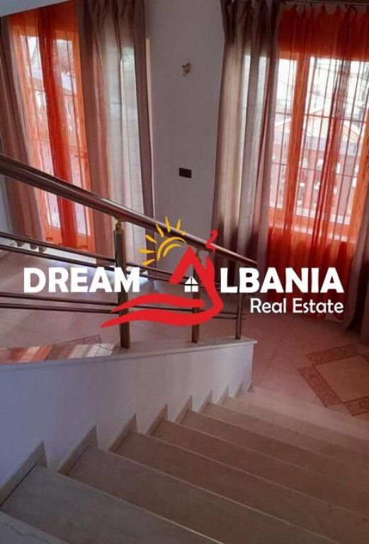 3-story villa for sale in Komuna e Parisit near Dinamo Complex (ID 4151127)