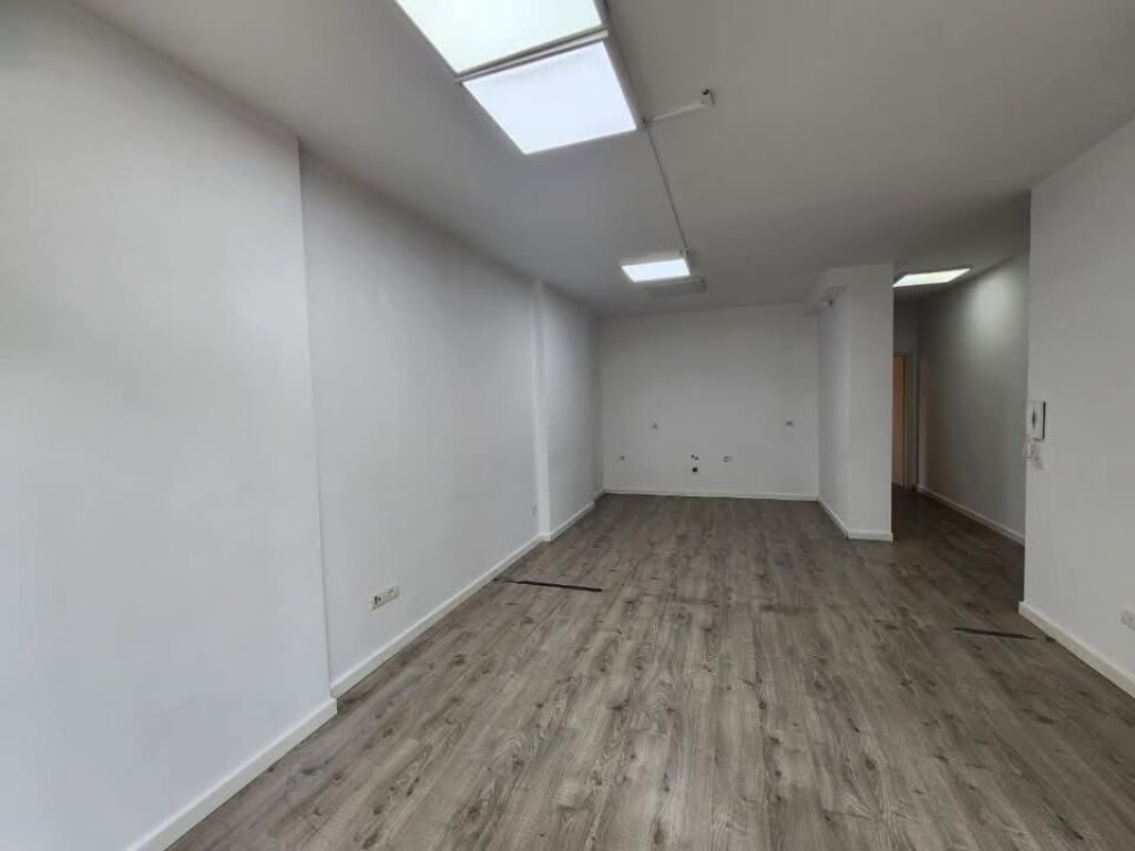 BUSINESS PREMISES FOR RENT
