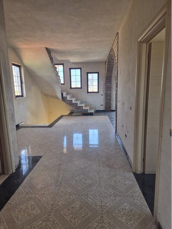 Qera, Apartament 2+1, Rruga e Barrikadave