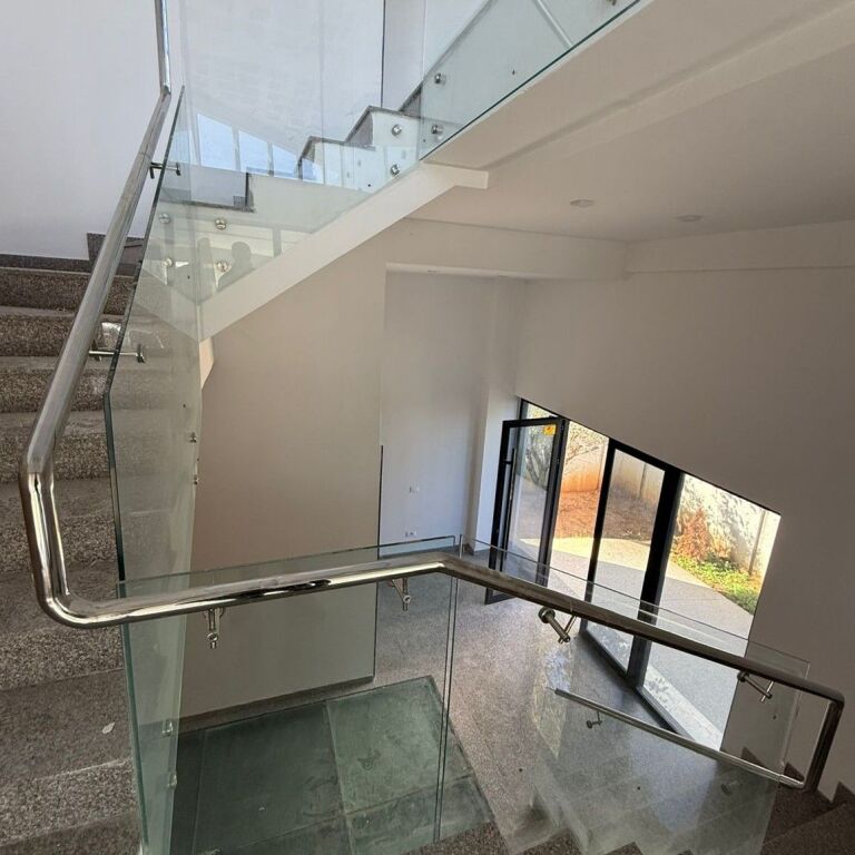 🏢✨ BUSINESS BUILDING FOR RENT – TIRANA–DURRËS HIGHWAY ✨🏢