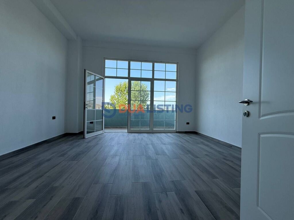 Japim me qira Apartament 4+1 per banim ose zyra ne Paskuqan!