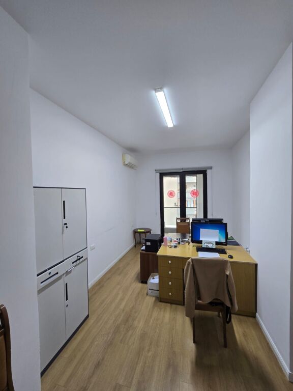 Ambient zyre per qira tek Square 21. – pohled 2