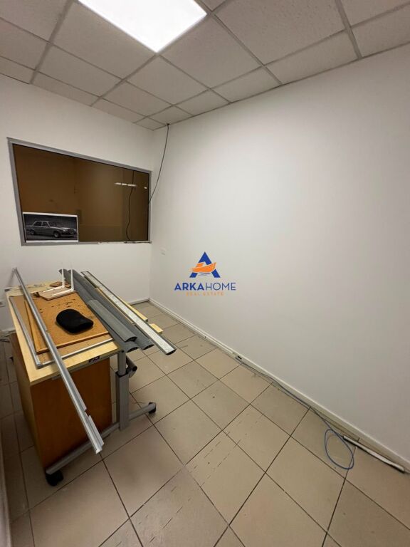 BUSINESS UNIT FOR RENT 540 M2 "IN BLLOK" 7000 EURO NET