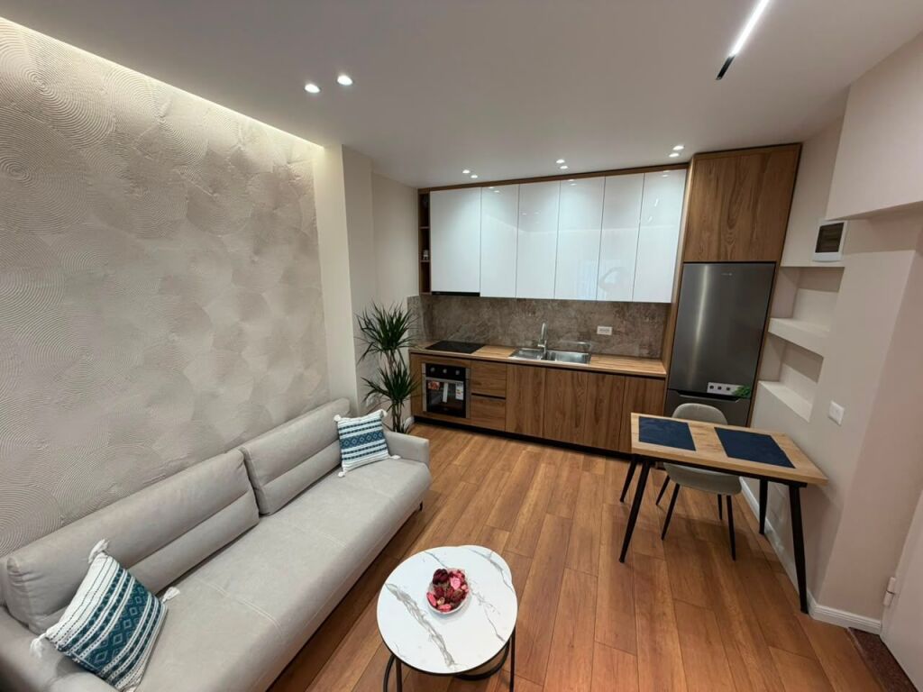 🏡 Studio apartment for sale – Pazari i Ri