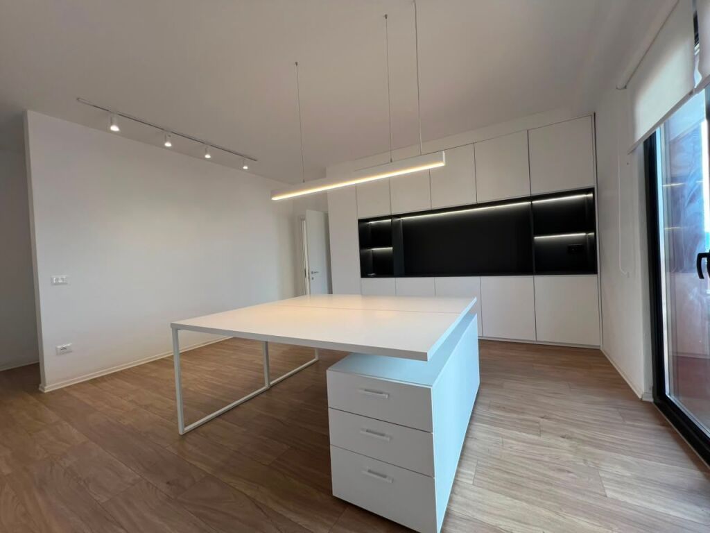 OFFICE FOR RENT 2+1+2