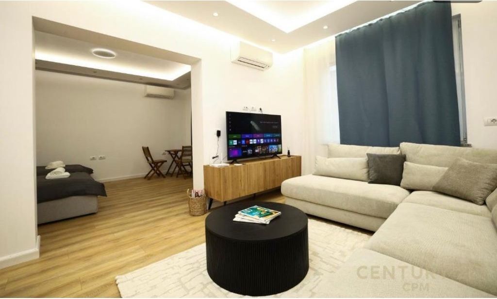Apartament 2+1 Me Qira Tek Kafe Flora