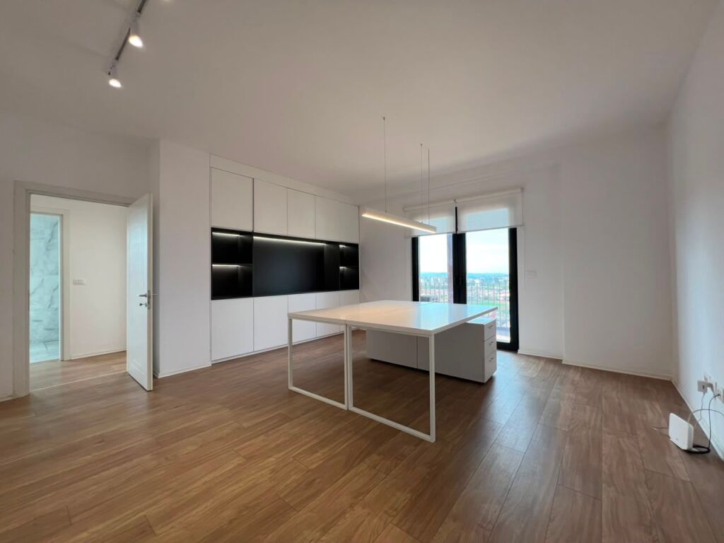 OFFICE FOR RENT 2+1+2