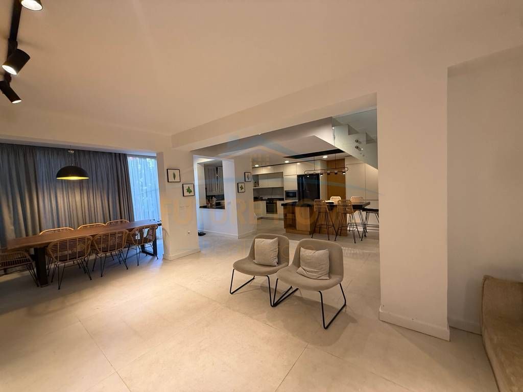 Shitet, Duplex 3+1+2+Oborr , Marea Resort , Qerret ,Kavajë