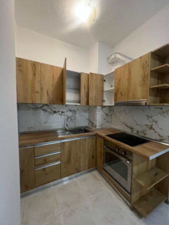 🏡 Apartment 2+1 for rent – Former Bus Park💰 Price: 45,000 Lek/month