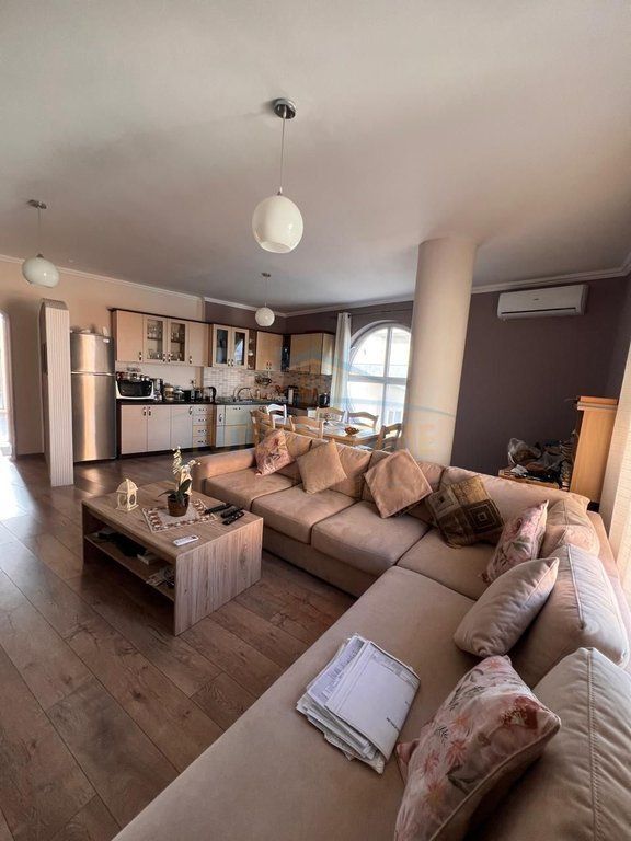 Qera, Penthouse 2+1+2, Mali i Robit, Kavajë