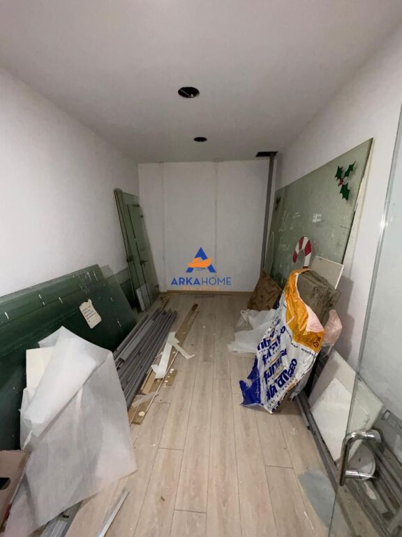 BUSINESS UNIT FOR RENT 330M2 "LSI, BLLOK" 4500 EURO NET