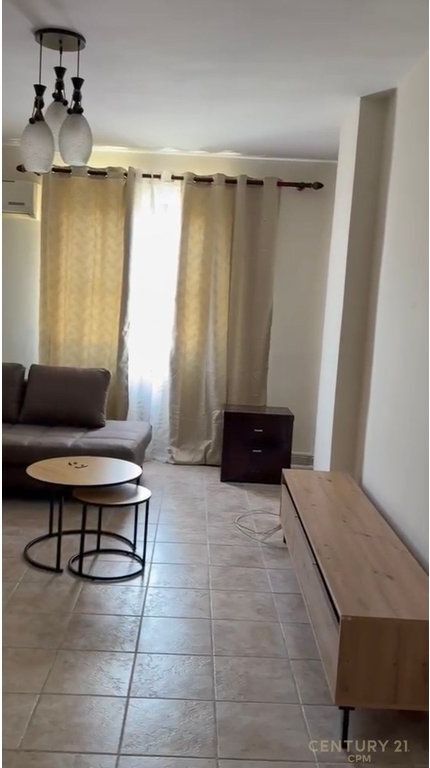 Jepet me qira Apartament 2+1 te Rruga 5 Maji prane Concord Center